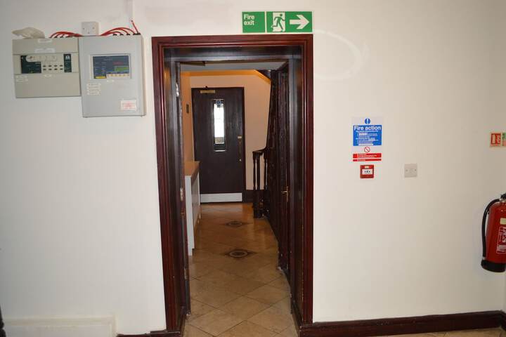 Ballroom/Hall 17 of 27