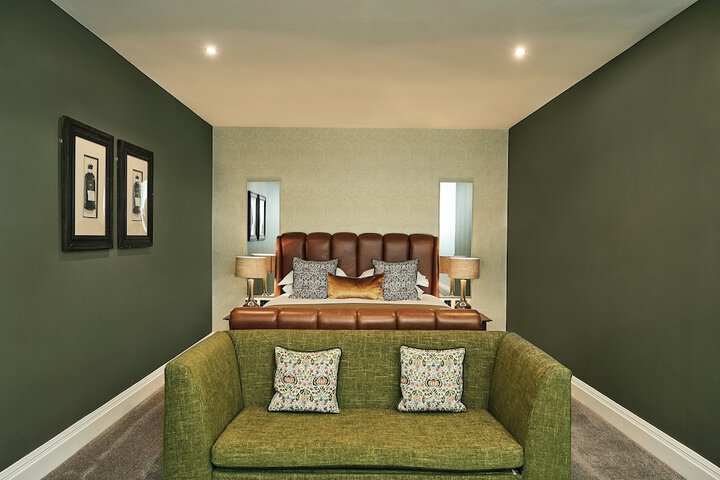Room 6 of 70