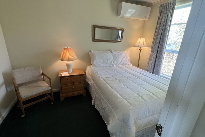 Room 72 of 205