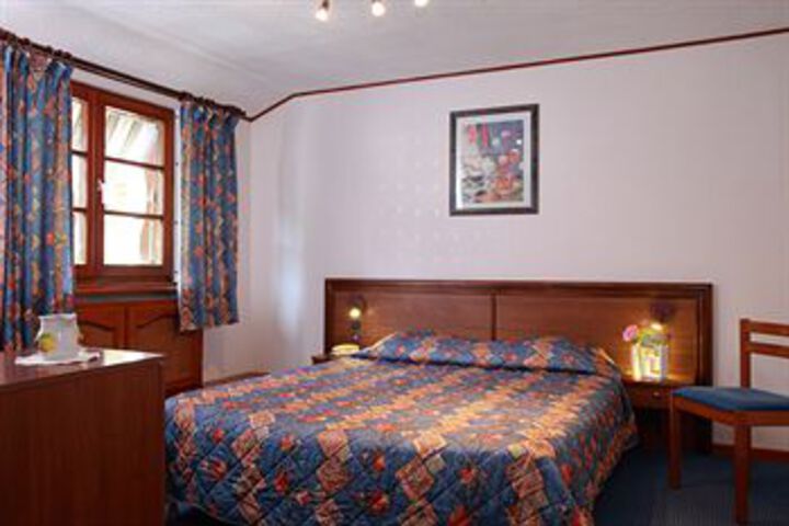 Room 48 of 68