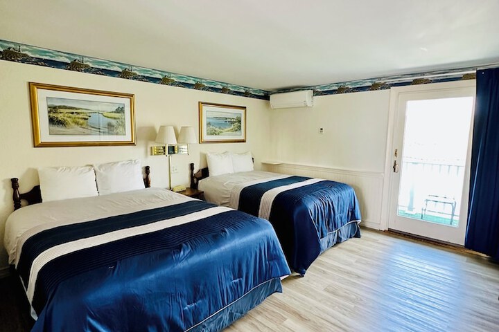 Room 6 of 17