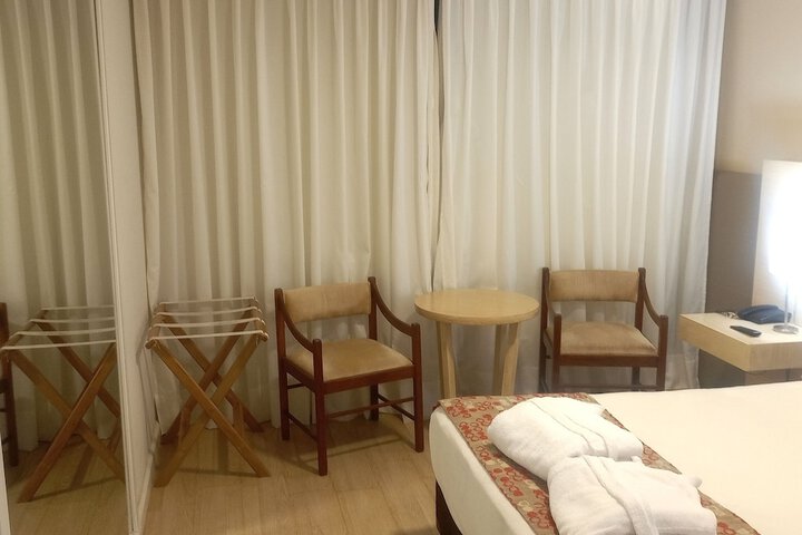Room 11 of 32