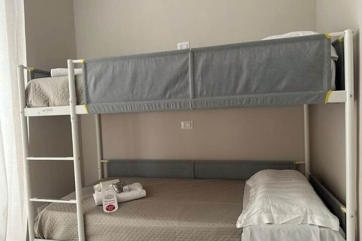 Room 28 of 60