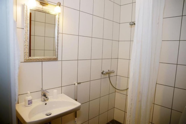 Room 8 of 31