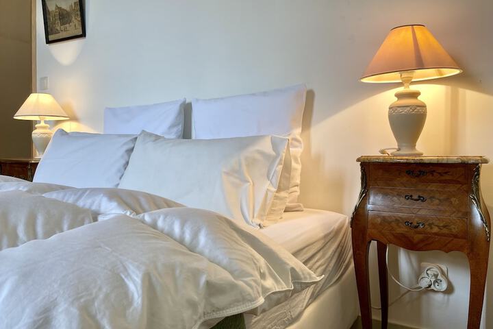 Room 52 of 88