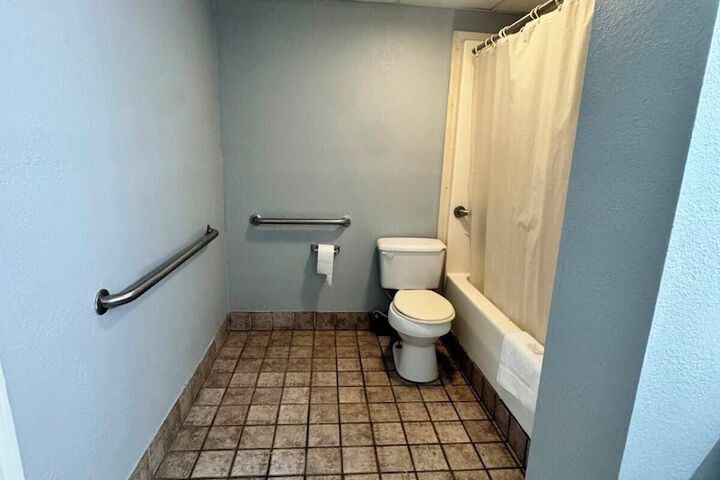 Room 66 of 91