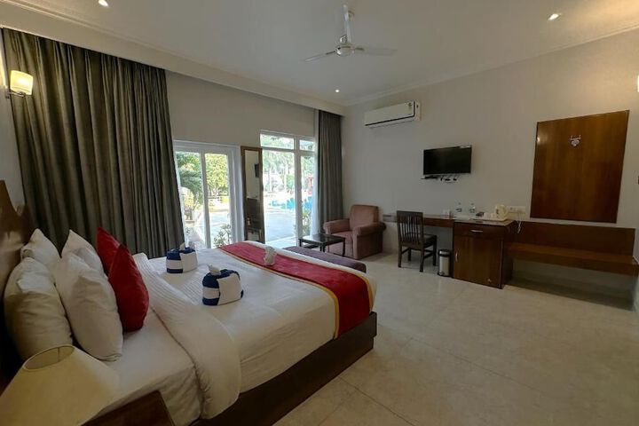 Room 6 of 15