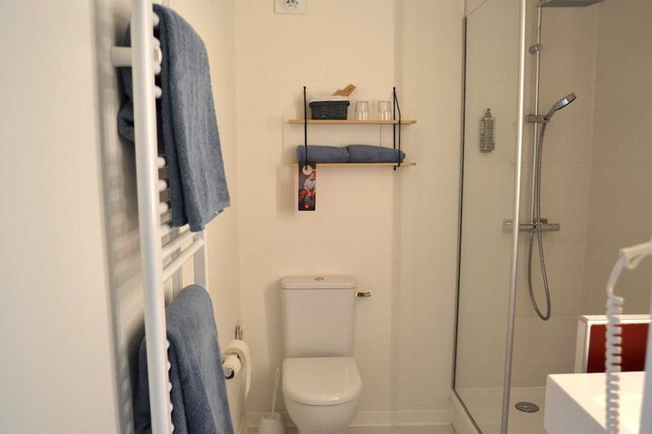 Room 31 of 77