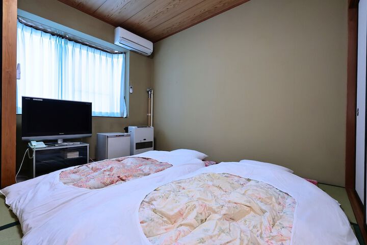 Room 25 of 90