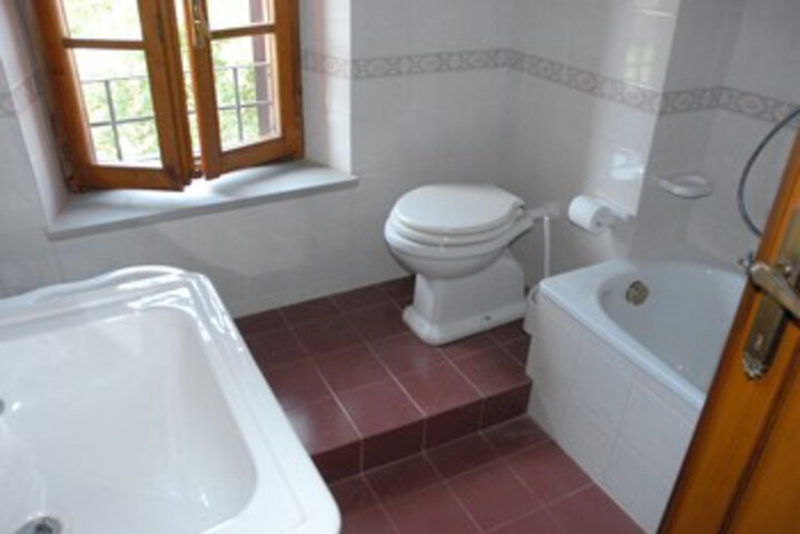 Room 4 of 34