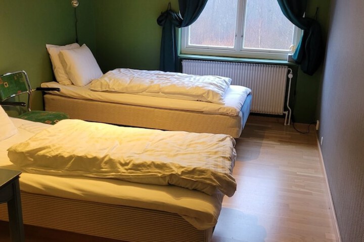 Room 13 of 77