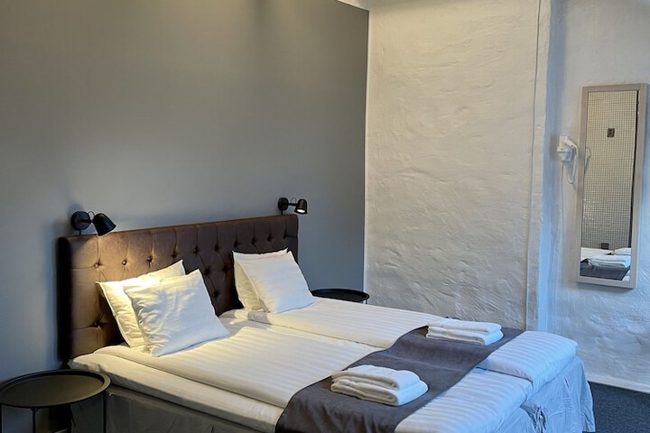 Room 35 of 149