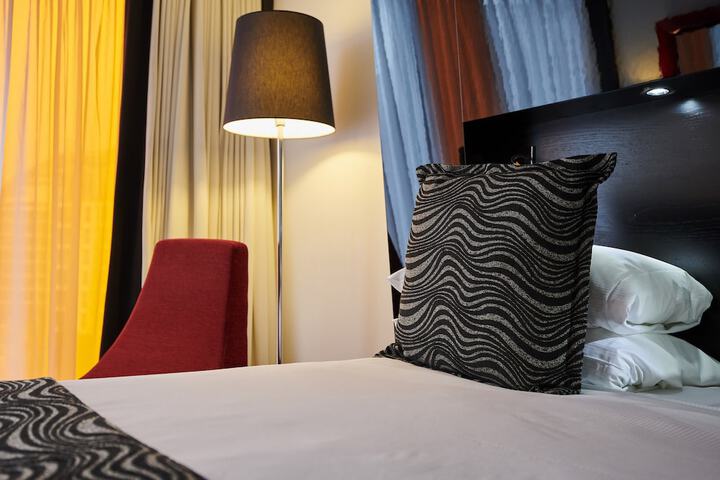 Room 2 of 109