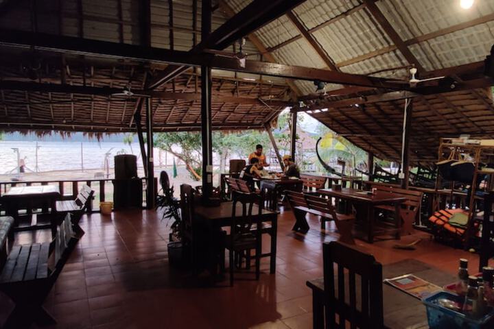 Dining 42 of 62