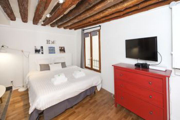 Room 35 of 97