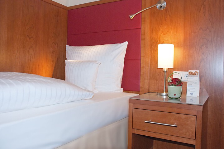 Room 6 of 41