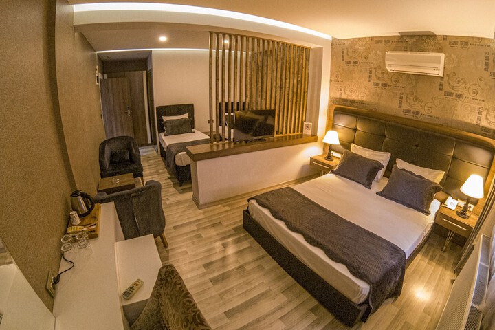 Room 3 of 11