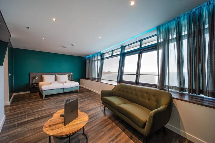 Room 9 of 46