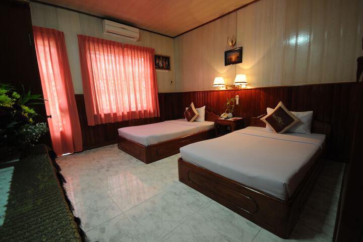 Room 9 of 39