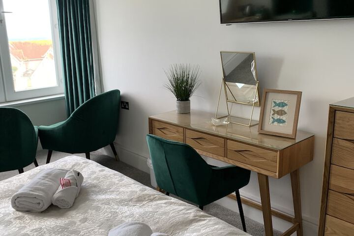 Room 7 of 74