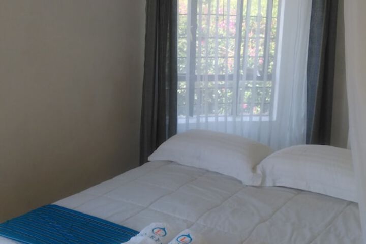 Room 6 of 18
