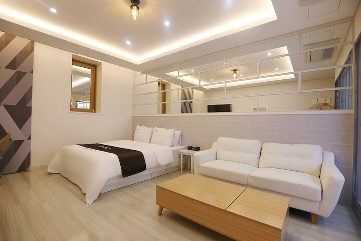 Room 20 of 39