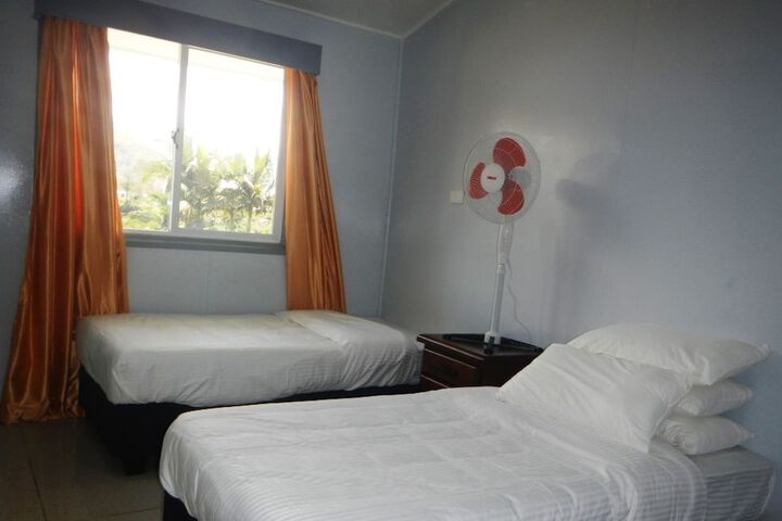 Room 13 of 80