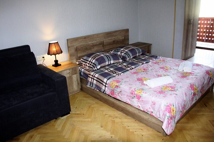 Room 8 of 37