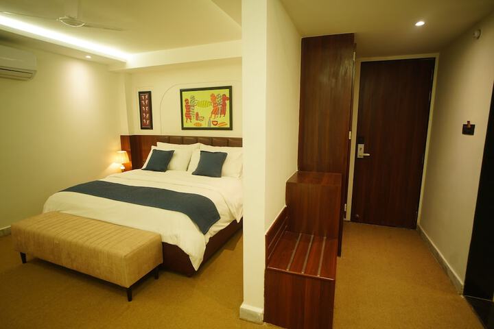 Room 42 of 111