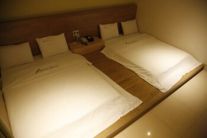 Room 29 of 53