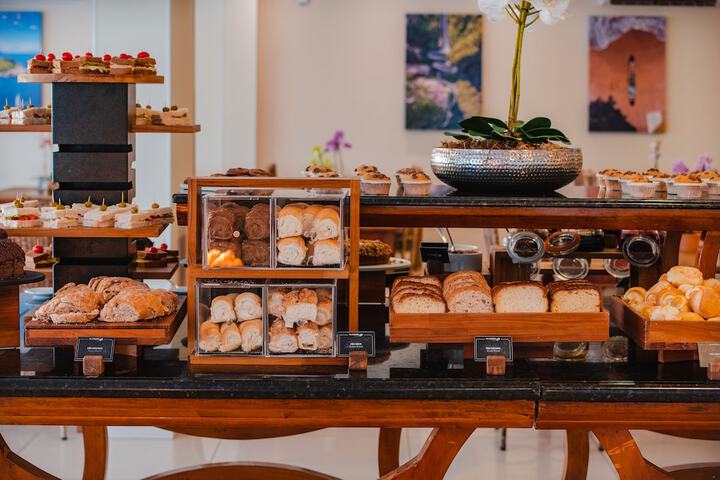 Breakfast/Coffee Service 94 of 110