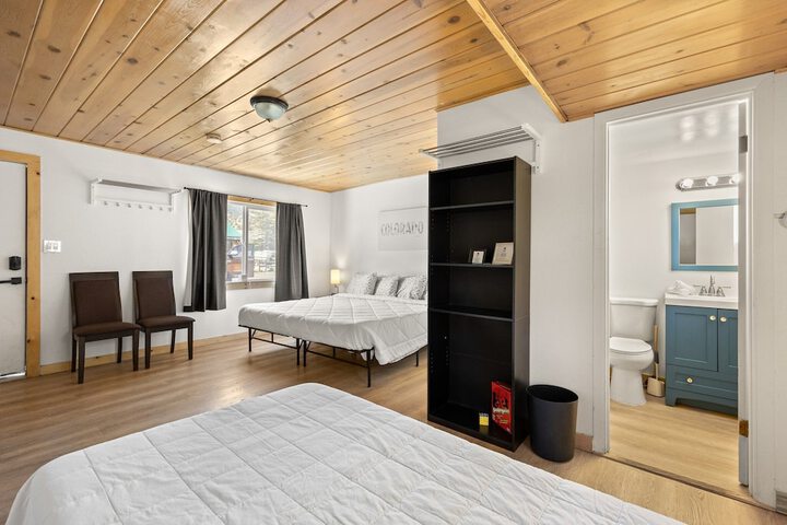 Room 10 of 27