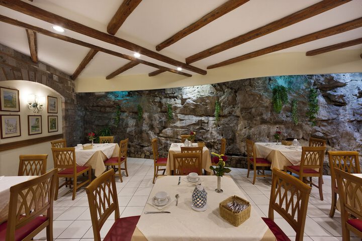 Dining Photos
