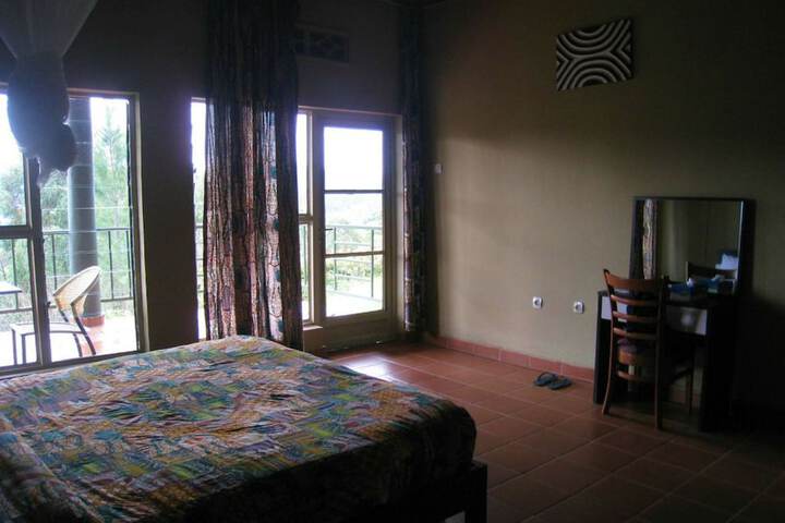 Room 6 of 35