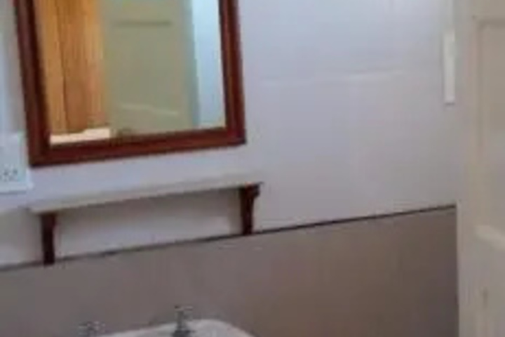Room 4 of 4