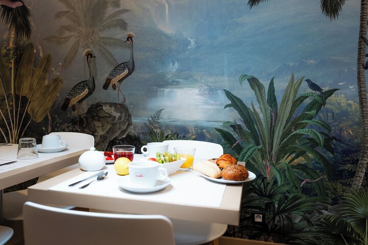 Dining 35 of 57