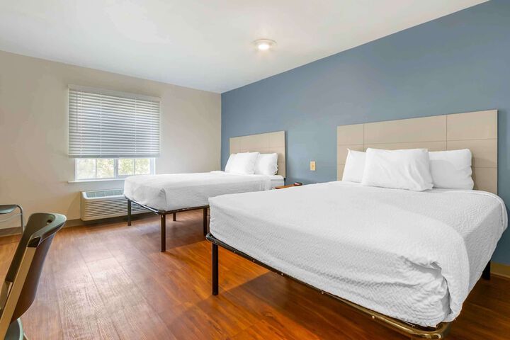 Standard Studio 1 Queen Bed (8 of 11)