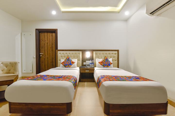 Room 17 of 30