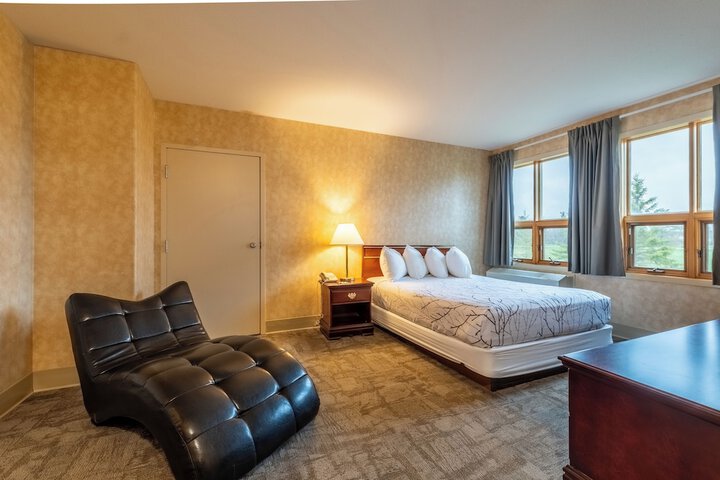 Room 11 of 30