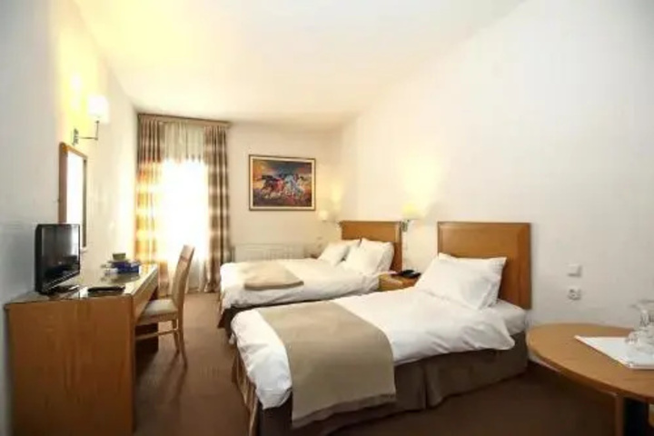 Room 7 of 20