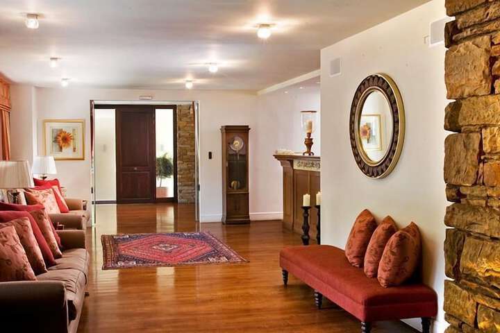 Guest Lobby