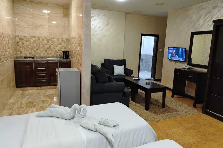 Room 8 of 41