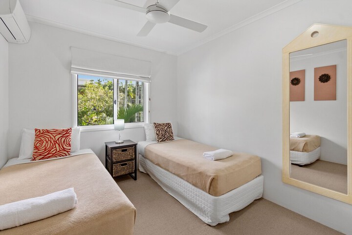 Room 4 of 68