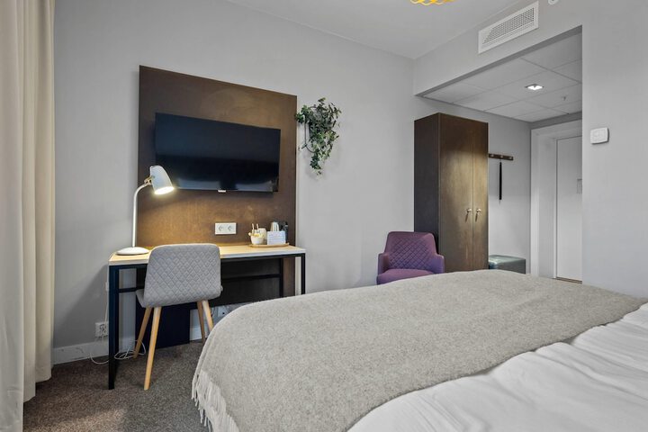 Room 40 of 61