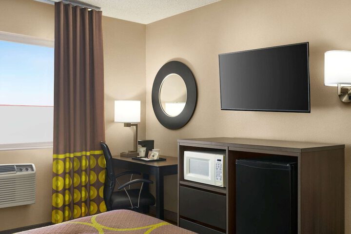 Room 13 of 29