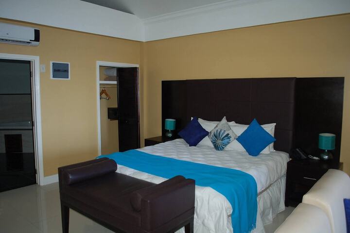 Room 8 of 63