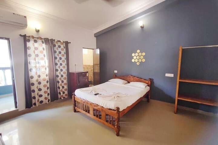 Room 5 of 43