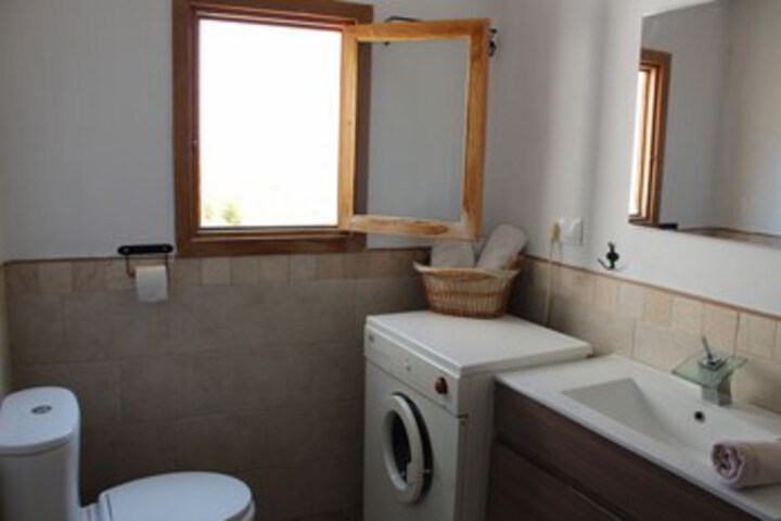 Room 12 of 23