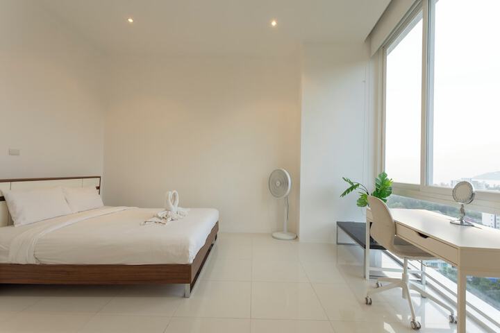 Room 2 of 19