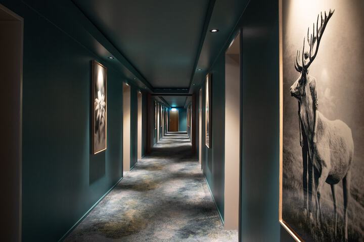 Ballroom/Hall 93 of 102